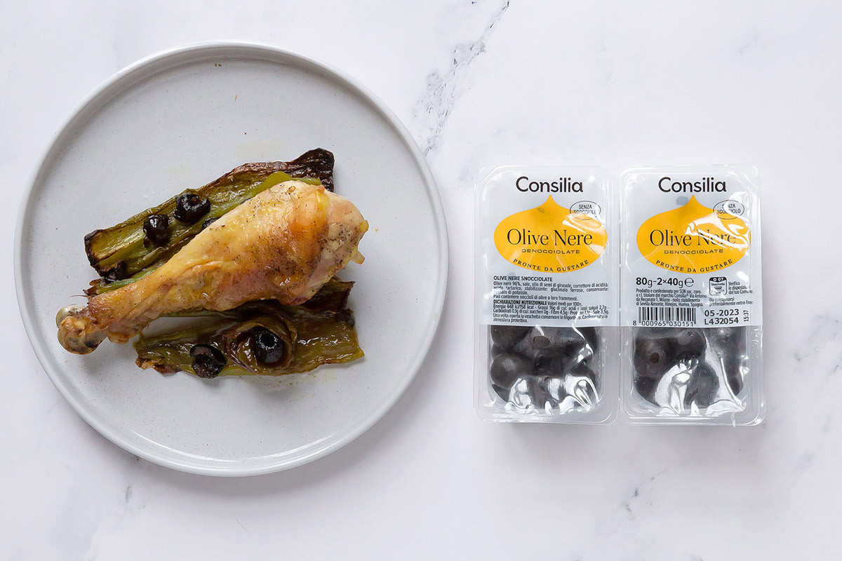 Pollo con friggitelli e olive nere Consilia
